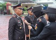 Tanda Kehormatan dari Negara, Kapolres Sumbawa Sematkan Satyalancana kepada Personel Berdedikasi