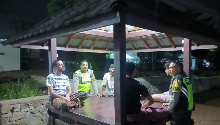 Patroli Dialogis Polsek Taliwang, Wujudkan Kamtibmas Kondusif di Kelurahan Menala