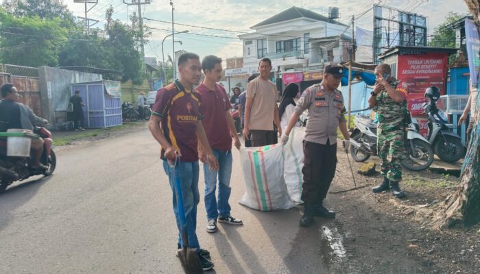 Polsek Asakota Bersama Lurah se-Kecamatan Asakota Laksanakan Gotong Royong Wujudkan Program Kota Bima BISA
