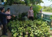 Bhabinkamtibmas Labuapi Dorong Warga Kelola Bibit di Lahan Terbatas