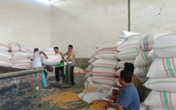 Bhabinkamtibmas Kawal Produktivitas Petani di Mendagi