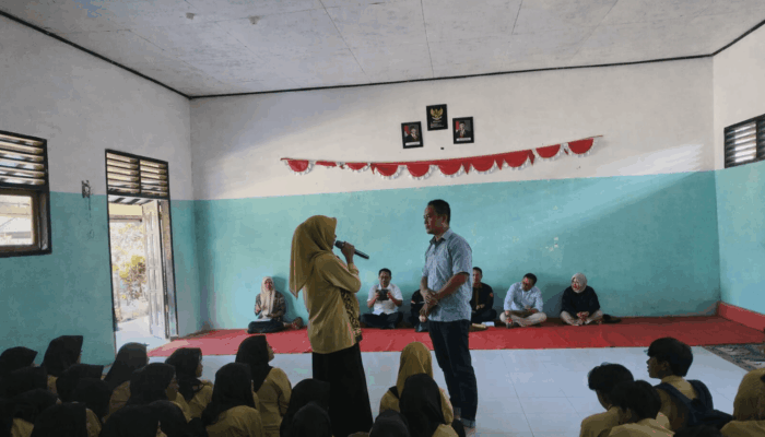 Sat Resnarkoba Polres Sumbawa Beri Edukasi Pelajar SMAN 1 Moyo Utara Terkait Bahaya Narkoba