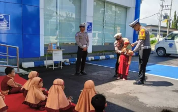 Program Polsanak Polres Lombok Barat: Tanamkan Disiplin Lantas Sejak Dini