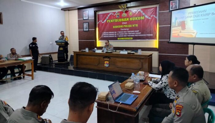 Personel Polres Bima Ikuti Penyuluhan Hukum dari Bidang Hukum Polda NTB