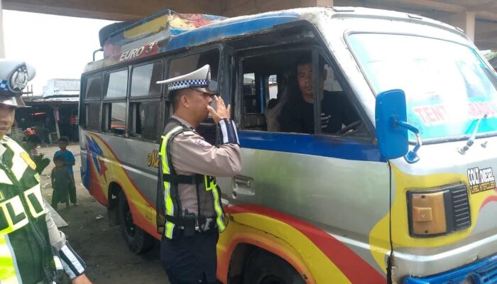 Unit Diyaksa Satlantas Polres Bima, Sambangi Terminal Tente Sosialisasikan Operasi Keselamatan Rinjani Tahun 2026