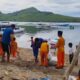 Kapal Polisi XXI-1001 Gelar Bersih Pantai Bersama Pelajar di Gili Tapan Sumbawa