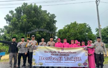 Indahnya Berbagi di Bulan Suci, Polsek Labangka Bersama Bhayangkari Bagikan Takjil dan Gelar Buka Puasa Bersama