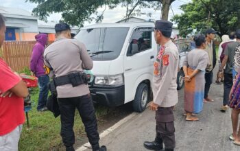 Polsek Madapangga Bantu Evakuasi Korban Lakalantas Tunggal di Jalan Lintas Bima-Sumbawa