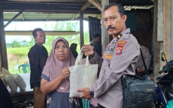 Polres Lombok Barat Salurkan Bansos Nutrisi Mantap di Kuripan