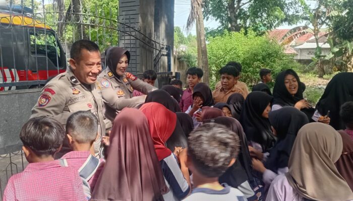 Polisi Sahabat Anak, Polda NTB Tanamkan Kesadaran Kamtibmas Sejak Dini di SDN 2 Gunungsari