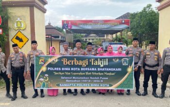 Ramadan Penuh Berkah, Sat Samapta Polres Bima Kota Hadir Berbagi untuk Masyarakat