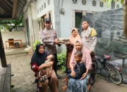 Aksi Satu Personel Satu Telur Polsek Kediri Sasar Balita Banyumulek