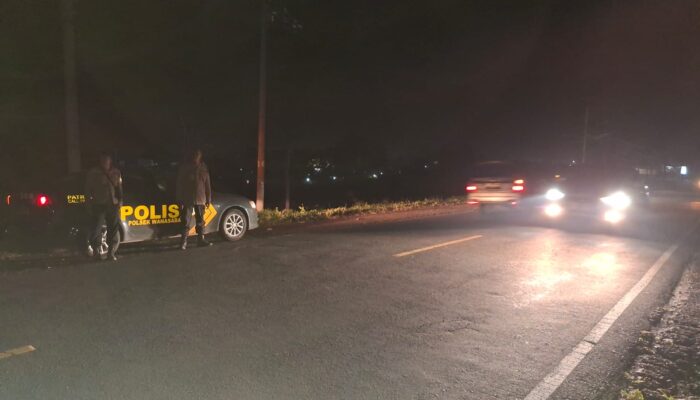 Jaga Stabilitas Kamtibmas di Jalur Utara Personel Polsek Wanasaba Patroli