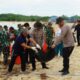 Polres Loteng Bersama TNI dan Pemda Gelar Aksi Bersih Lingkungan Pantai Aan. ‎
