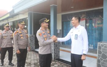 Momen Lebaran, Kapolres Loteng Laksanakan Halal Bihalal di Lapas Kelas II Praya. ‎