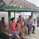 BHABINKAMTIBMAS DESA LABUHAN HAJI SAMBANG WARGA, AJAK JAGA KAMTIBMAS DAN DUKUNG KETAHANAN PANGAN