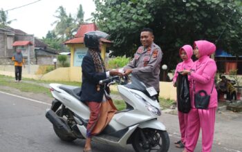 Polsek Woja Berbagi 700 Paket Takjil, Wujud Kepedulian dan Kedekatan Polri dengan Masyarakat di Bulan Ramadhan