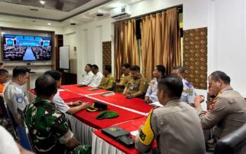 Jaga Kenyamanan Warga Yang Berburu Takjil Berbuka Puasa, Polsek Bolo Hadir Melalui Patroli Ngabuburit