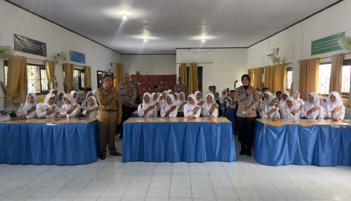 Polres Dompu Sosialisasikan Penerimaan Terpadu Anggota Polri 2026 di SMKN 1 dan SMAN 2 ManggelewaPolres Dompu Sosialisasikan Penerimaan Terpadu Anggota Polri 2026 di SMKN 1 dan SMAN 2 Manggelewa
