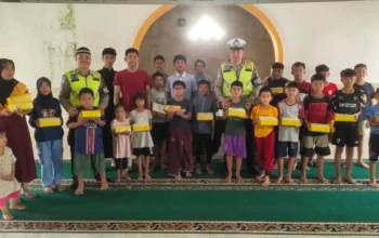 Kapolres Lombok Barat Salurkan Bingkisan untuk Anak Yatim