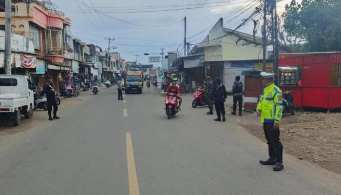 Pelayanan Terbaik, Satgas Kamseltibcarlantas Operasi Ketupat Rinjani Polres Bima Kabupaten Gelar Patroli dan Pengaturan Arus Lalulintas di Titik Rawan