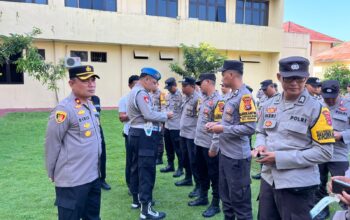 Tingkatkan Kedisiplinan, Wakapolres Sumbawa Cek Kelengkapan Perorangan Bhabinkamtibmas