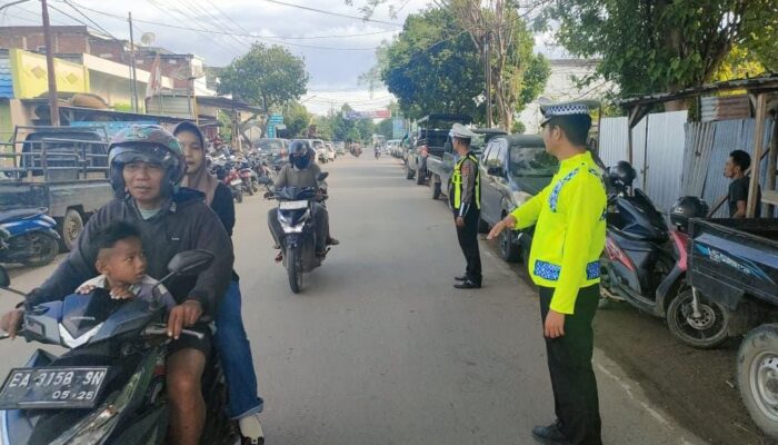Satlantas Polres Bima Gelar Patroli dan Pengamanan Sholat Idhul Fitri Warga Muhammadyah di Kecamatan Woha dan Kecamatan Bolo