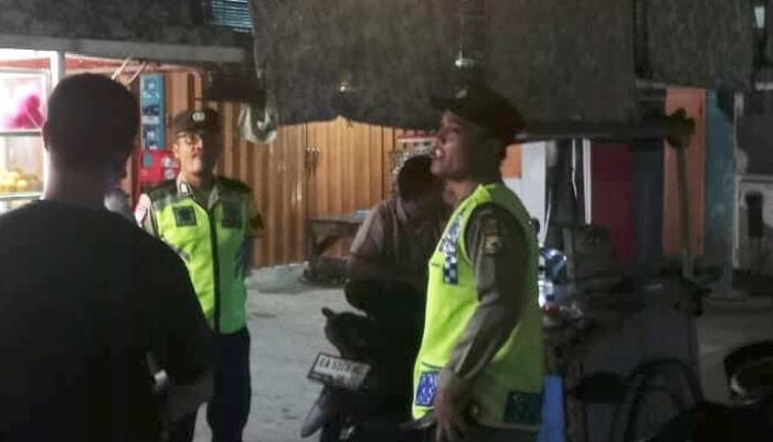 Patroli Dialogis, Polsek Jereweh Ajak Warga Jaga Kondusifitas dan Waspada Hoax