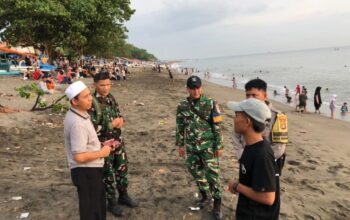 Sinergi Aparat Jaga Kemeriahan Pantai Montong Buwuh