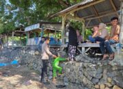 “Hadir Mengayomi” Polres Bima Kabupaten Menggelar Patroli dan Pengamanan Wisata di Pantai Kalaki