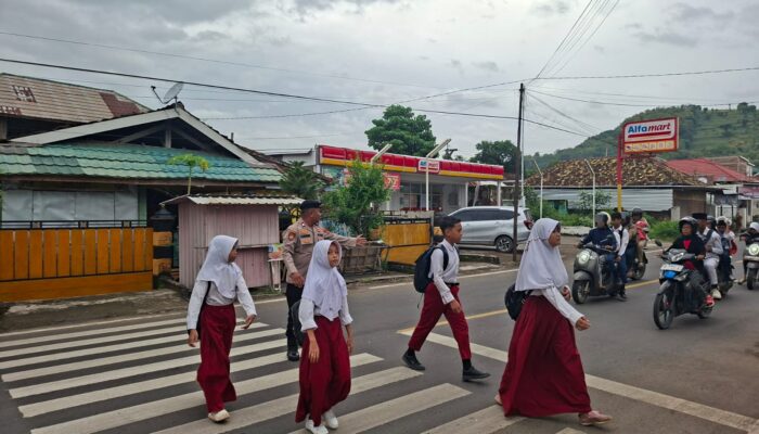 Polsek Rasanae Timur Gelar Rawan Pagi, Antisipasi Kemacetan di Sejumlah Titik