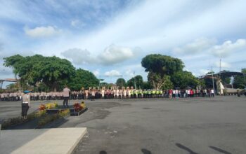 Polres Lombok Timur Gelar Apel Pengamanan Malam Takbiran, Wakapolres Tekankan Antisipasi Gangguan Kamtibmas