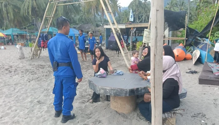 Menjaga Keamanan Pesisir, Sat Polairud Polres Lombok Barat Intensifkan Patroli dan Edukasi di Pantai Senggigi