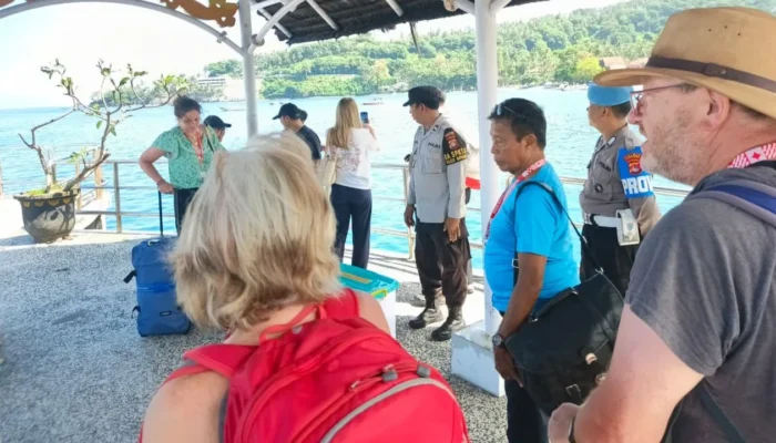 Jaga Kondusivitas Kawasan Wisata, Polsek Batulayar Intensifkan Patroli Keamanan di Pelabuhan Senggigi