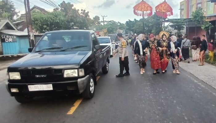 Bhabinkamtibmas Desa Montong Baan Laksanakan Pengamanan Nyongkolan di Lombok Timur