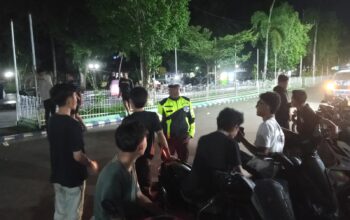 Sat Lantas Polres Dompu Intensifkan Blue Light Patrol dan Strong Point Malam, Ciptakan Kamseltibcar Lantas Kondusif