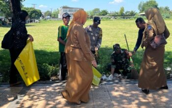 Sinergi Aparat Tertibkan PKL di Depan Sekolah Dasar