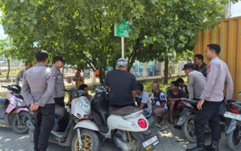 Sat Binmas Polres Bima Kota Gelar Jumat Curhat, Serap Aspirasi Warga di Kelurahan Tanjung