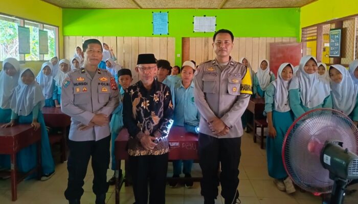Lindungi Santri dari Bahaya Narkoba dan Bullying, Polsek Labuapi Turun Langsung ke Pesantren Al-Ikhlasyah