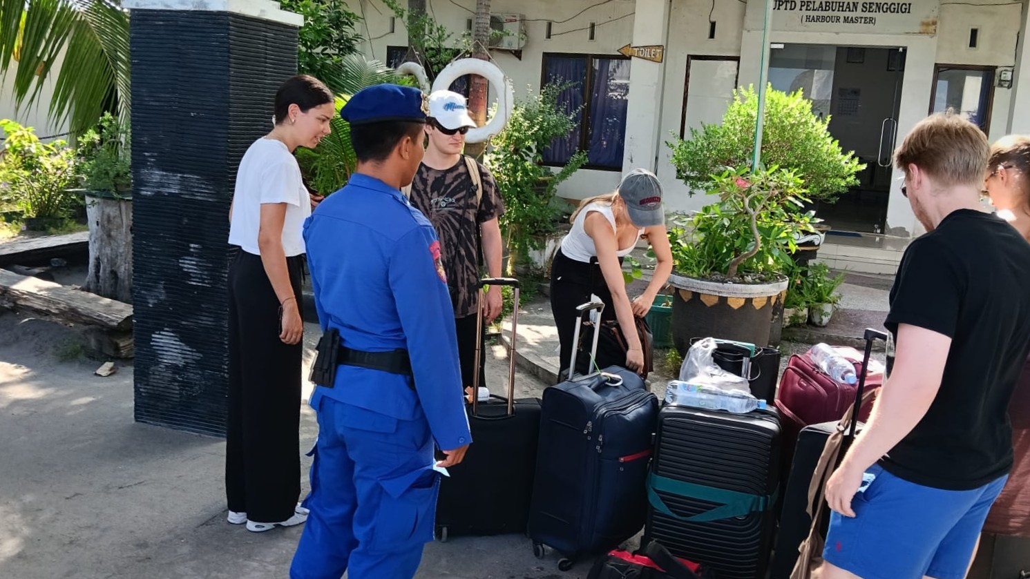 Sat Polairud Polres Lombok Barat Amankan Pantai Senggigi