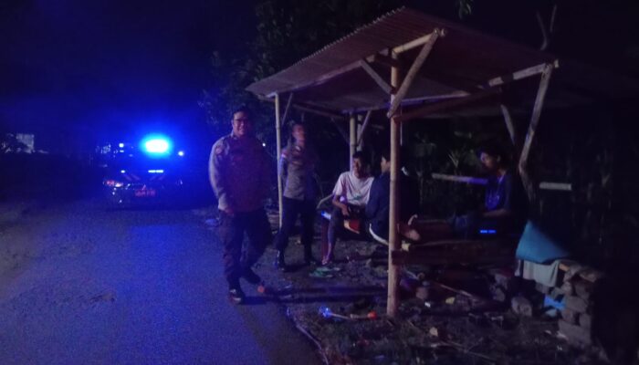 Personel Polsek Sukamulia Gelar Patroli Blue Light, Antisipasi Gangguan Kamtibmas di Malam Hari