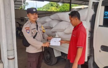 Kawal Ketahanan Pangan, Polisi Lombok Barat Pasok Bulog