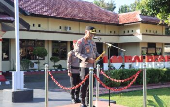 Pimpinan Upacara PTDH, Ini Pesan Menohok Kapolres Bima Kabupaten AKBP Muhammad Anton Bhayangkara Gaisar S.I.K.MH