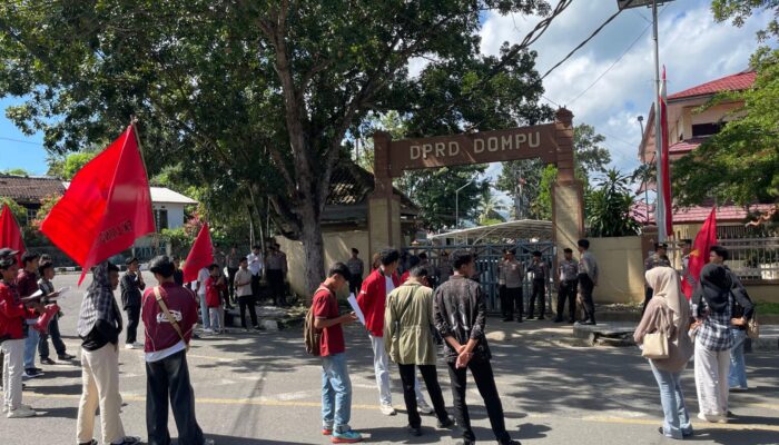 Aksi Unjuk Rasa EK-LMND di Dompu Berlangsung Aman dan Terkendali