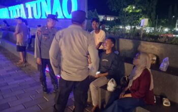 Patroli Malam, Polsek Tanjung Sampaikan Imbauan Kamtibmas di Alun-Alun Dayan Gunung