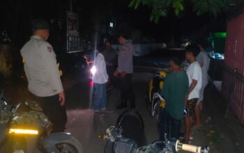 Patroli Dialogis, Polsek Sanggar Pantau Aktivitas Masyarakat di Malam Hari dan Pastikan Situasi Kamtibmas Kondusif