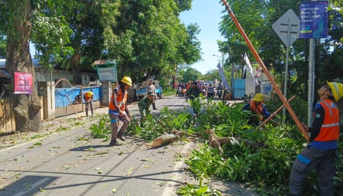 Sinergi TNI dan Pemerintah Rapikan Jalur Wisata Bangsal