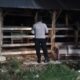 Cegah Kriminalitas, Polsek Sekotong Sisir Kandang Sapi Warga