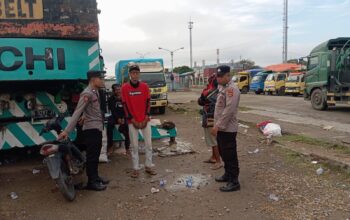 Polsek Kawasan Pelabuhan Laut Bima Laksanakan Patroli Rutin, Imbau ABK dan Buruh Jaga Kamtibmas