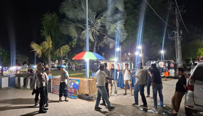 Patroli Strong Point Rinjani Presisi, Polsek Rasanae Barat Ciptakan Situasi Aman dan Kondusif pada Malam Minggu